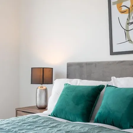 Stayzeni, Ouse Court Stunning 2 Bed Flat Apartment