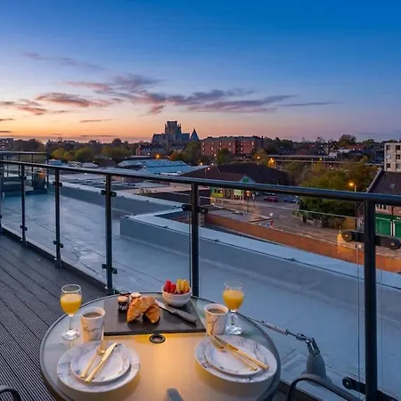 Luxury Penthouse, Minster Views, Terrace & Parking